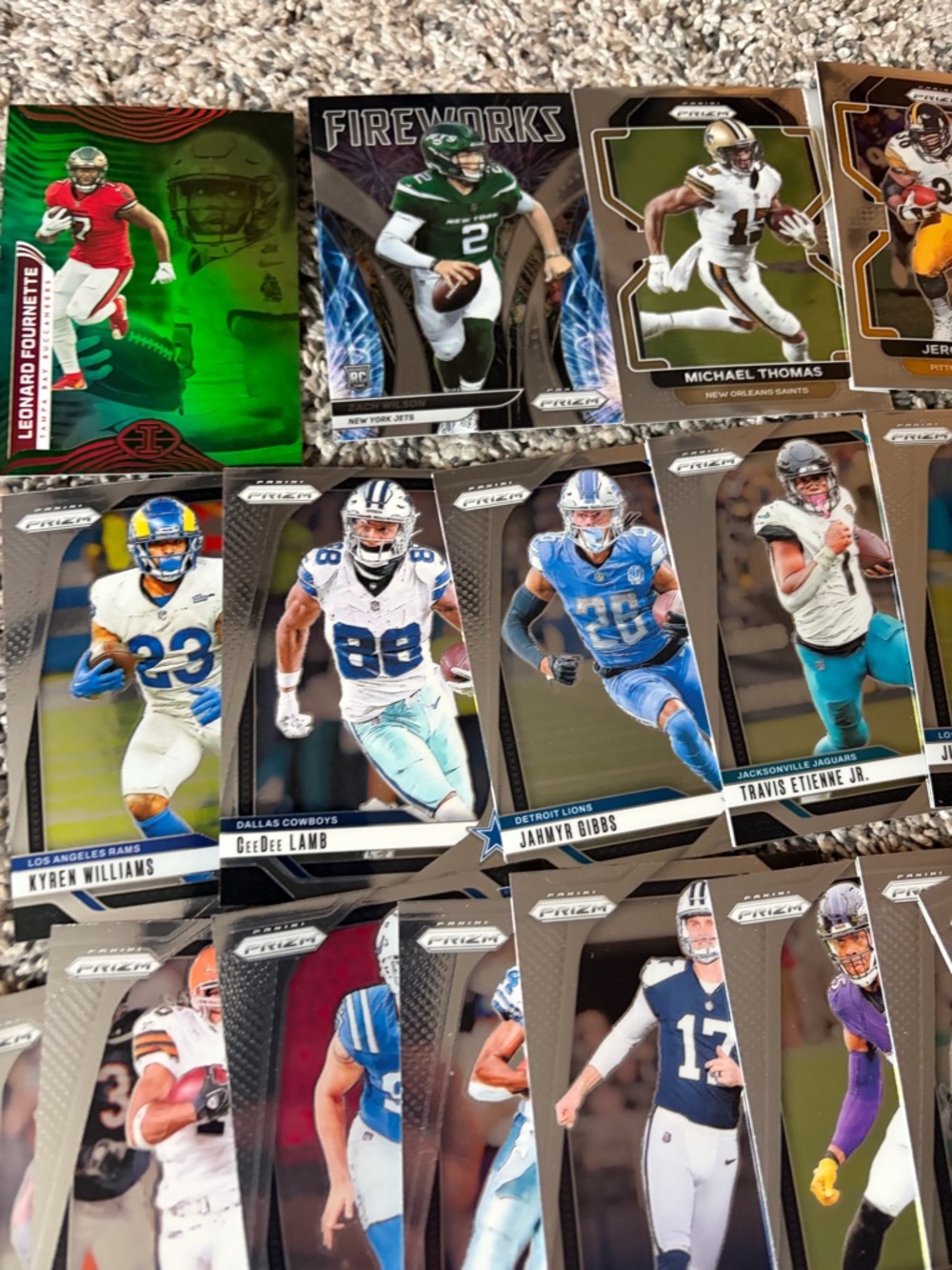 Lot of 84 mixed years Panini 2022-2025 football cards - Picture 11 of 12